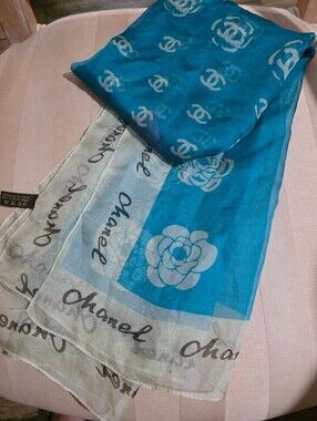 VINTAGE CHANEL SILK SCARF 70X29 IN